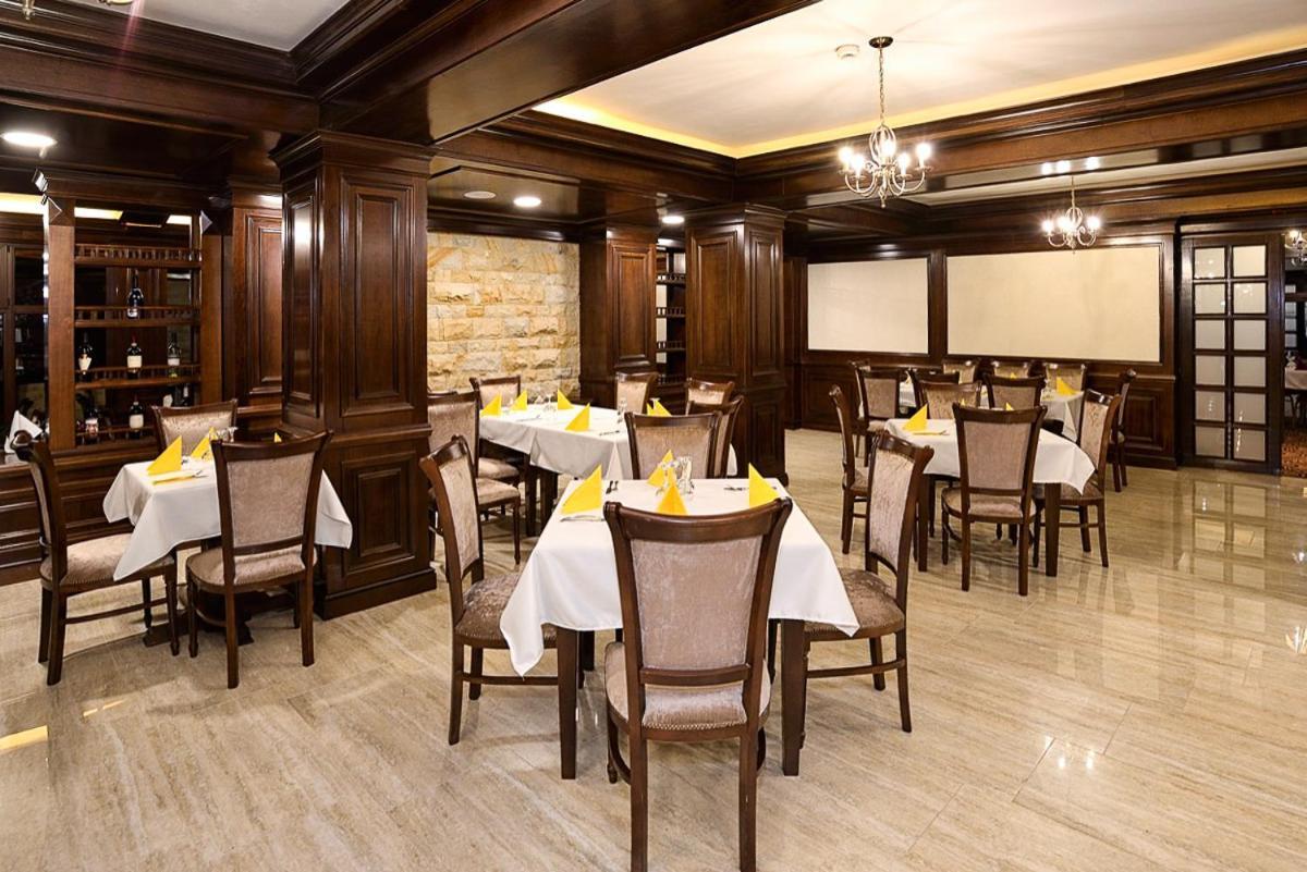 Hotel Alpin Rarau Câmpulung Moldovenesc Екстериор снимка