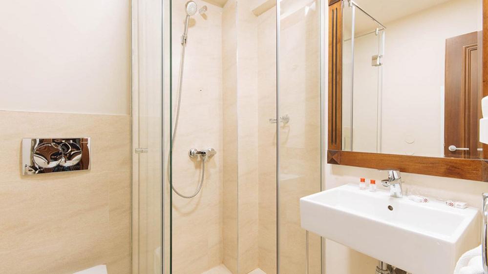 Hotel Alpin Rarau Câmpulung Moldovenesc Екстериор снимка